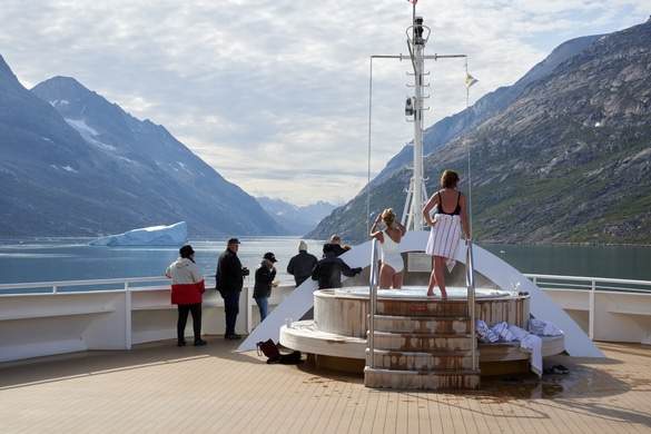 Seabourn Quest - Whirlpool 3, Credit. Mike Louagie.jpg